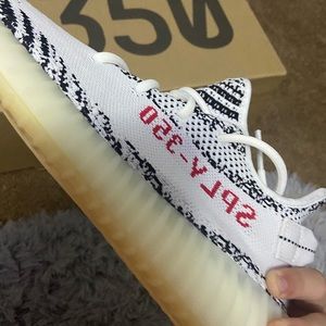 Yeezy Boost 350 v2 Zebras